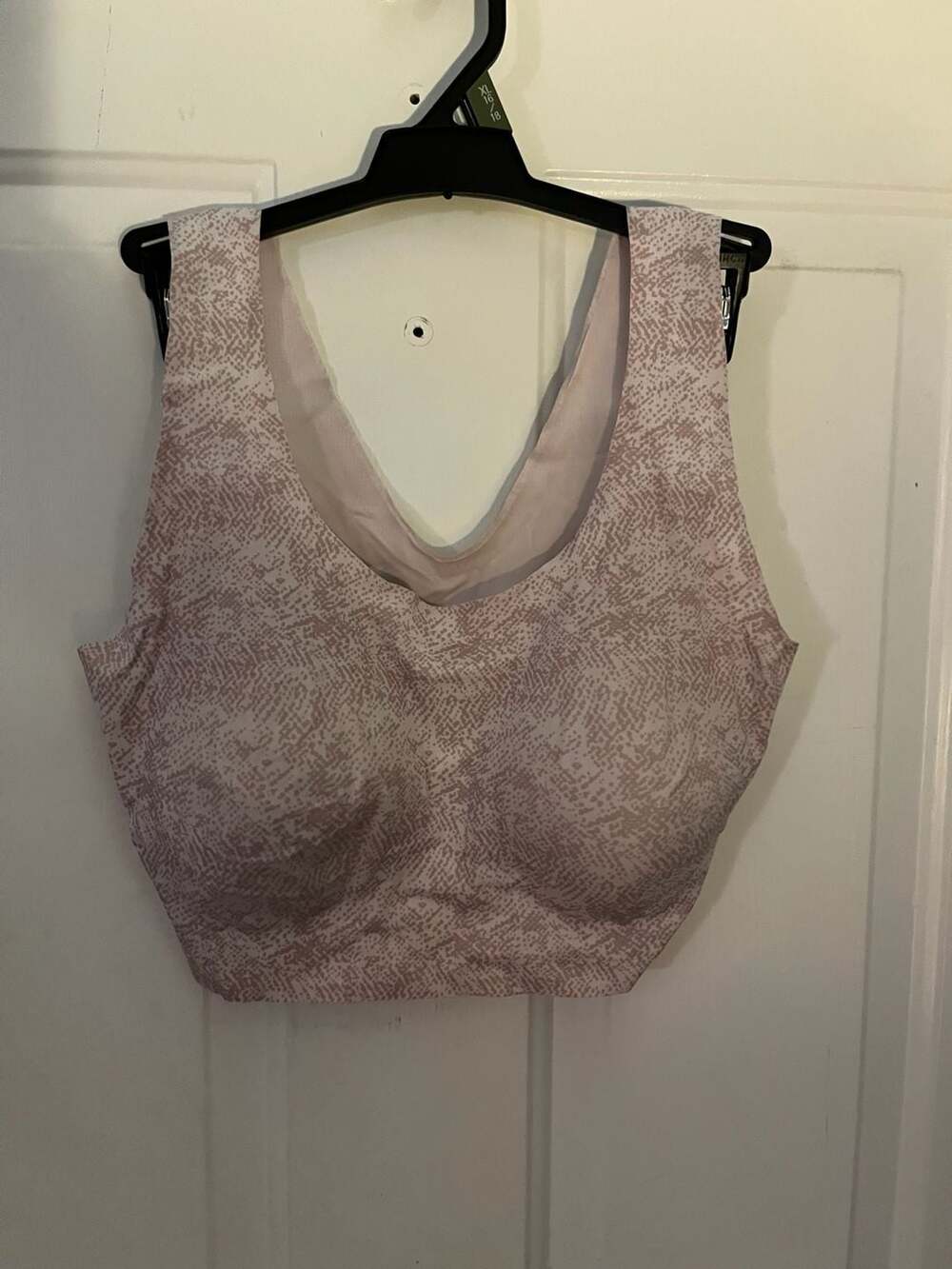 Bali Comfort Revolution Wireless Bra Size XL Pink Print